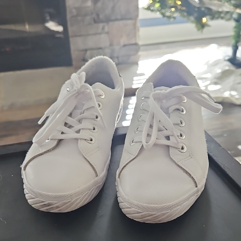 Tommy Bahama White Leather Casual Sneakers